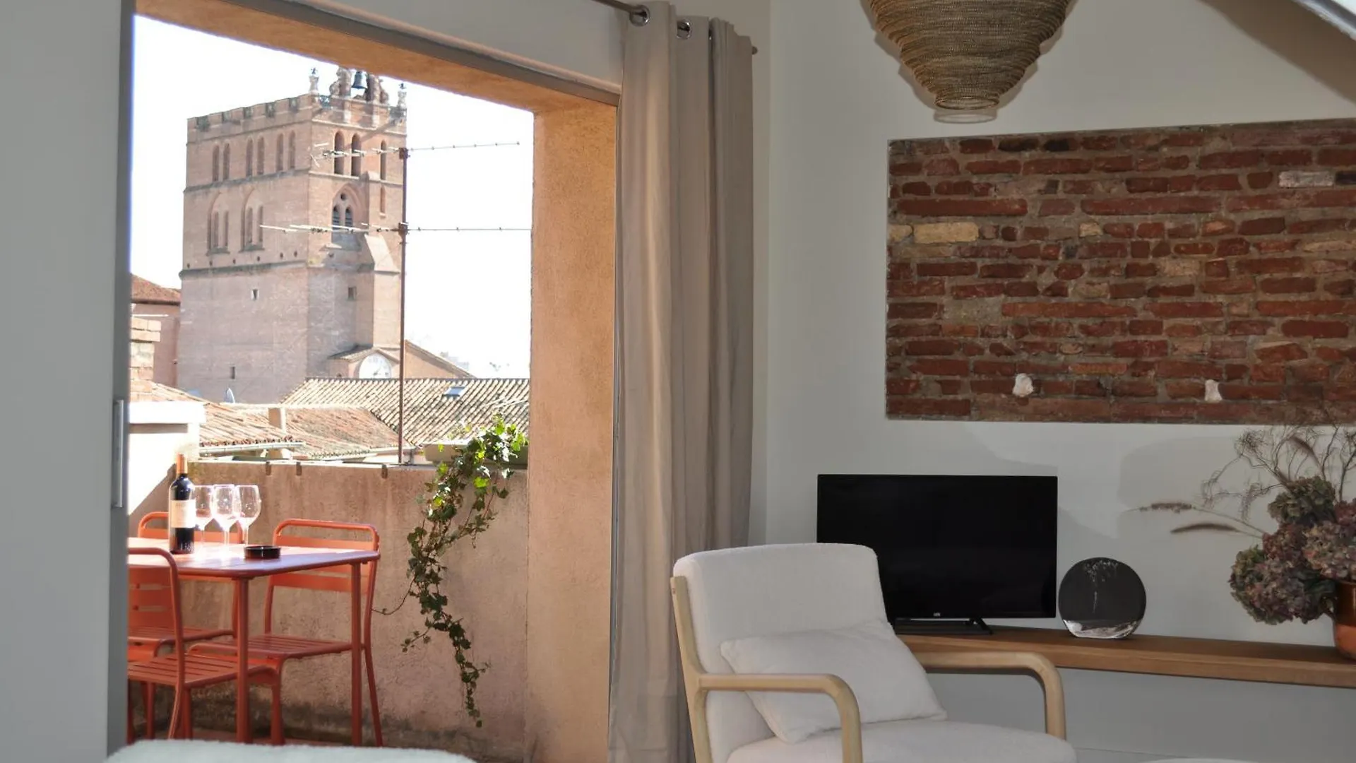 Historic Center, 74 M2, Terrace, Rooftop Views Toulouse Lägenhet