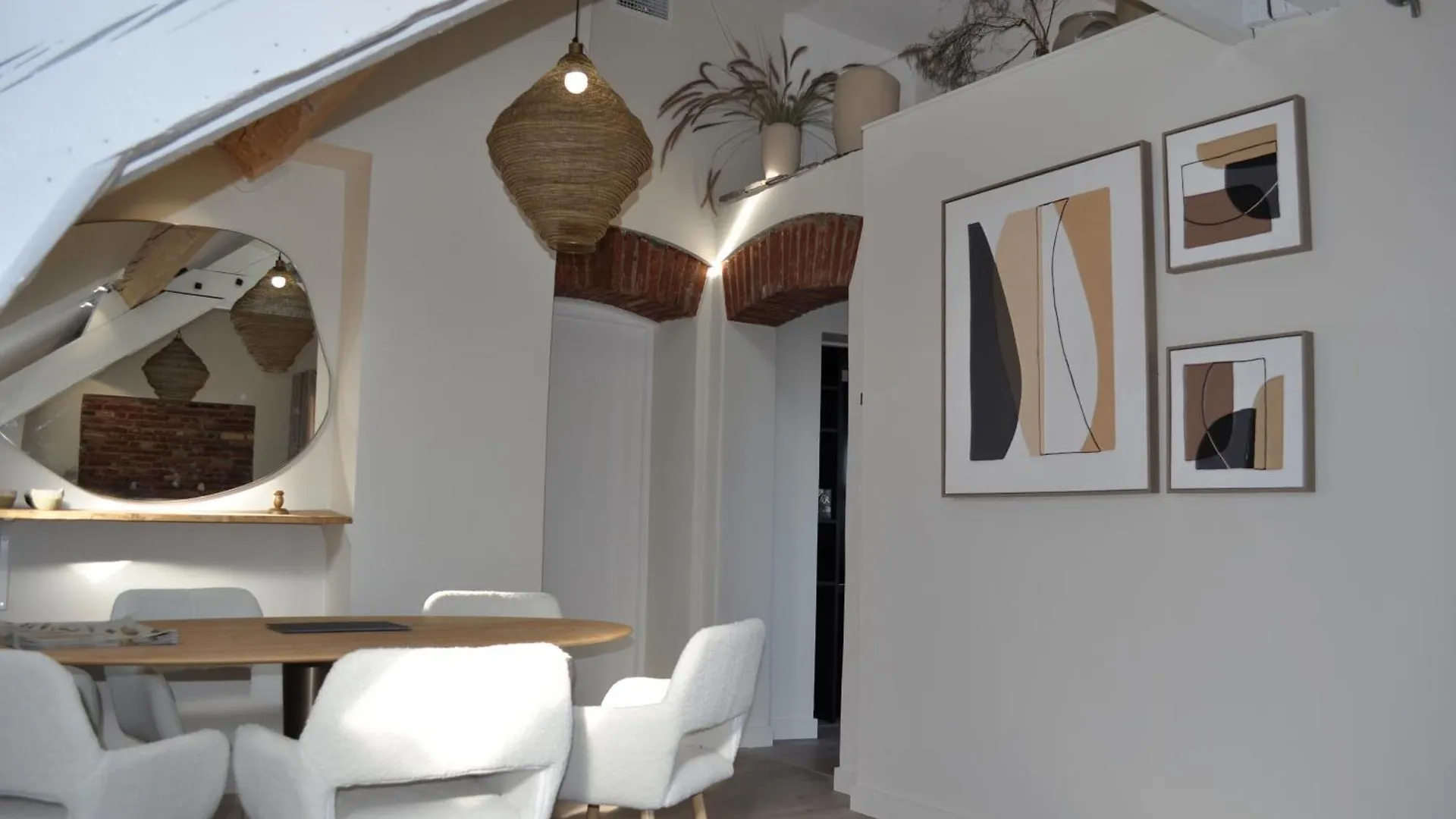 Historic Center, 74 M2, Terrace, Rooftop Views Toulouse Frankrike